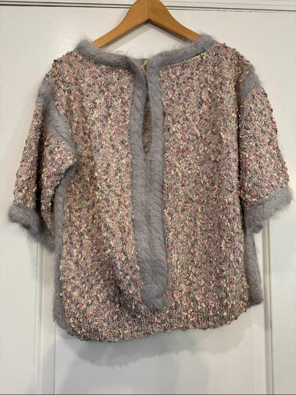 Cozy Multicolor Bouclé Sweater with Gray Faux-Fur FuzzyTrim Size M/L